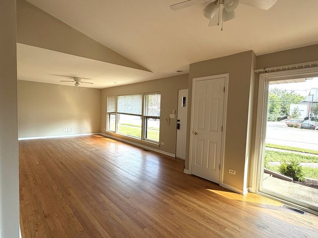 266 S Prospect Avenue, Clarendon Hills, IL 60514