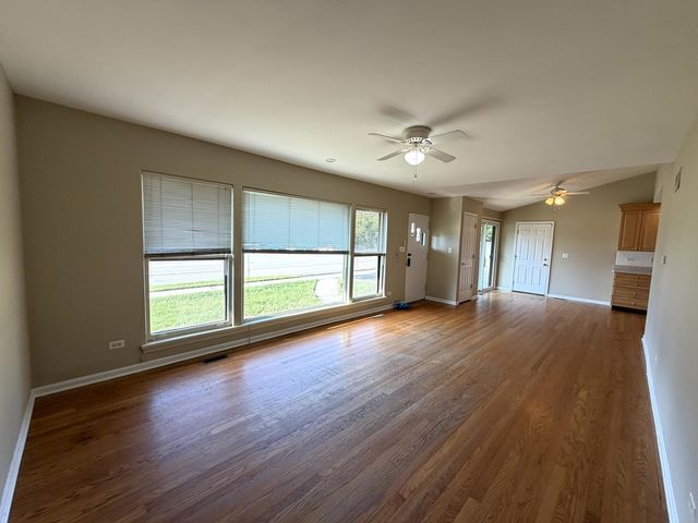 266 S Prospect Avenue, Clarendon Hills, IL 60514