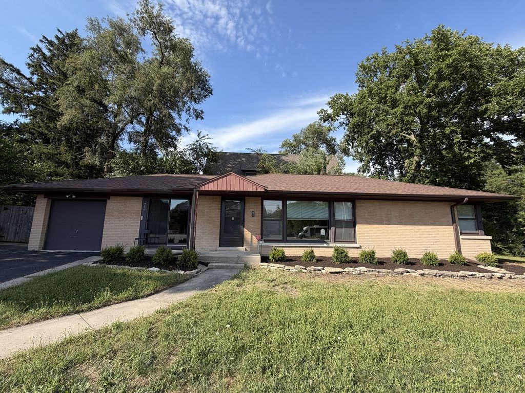 266 S Prospect Avenue, Clarendon Hills, IL 60514