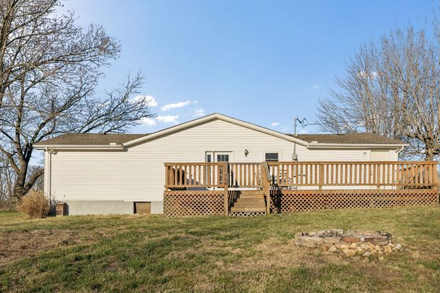 411 Purtle Rd, Lafayette, TN 37083