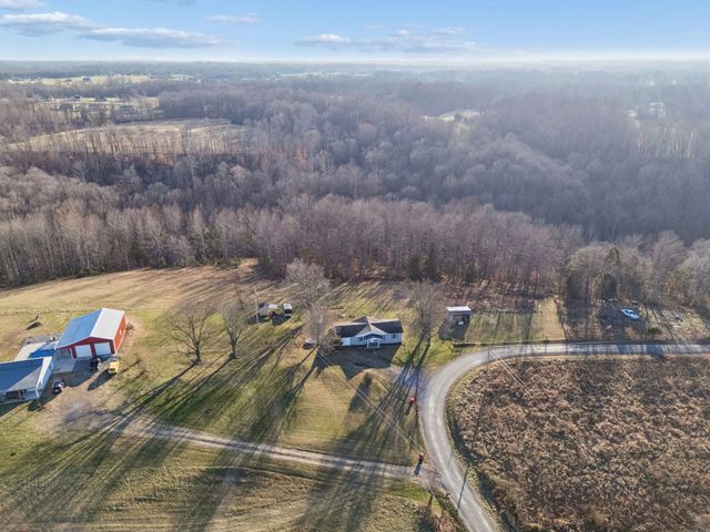 411 Purtle Rd, Lafayette, TN 37083