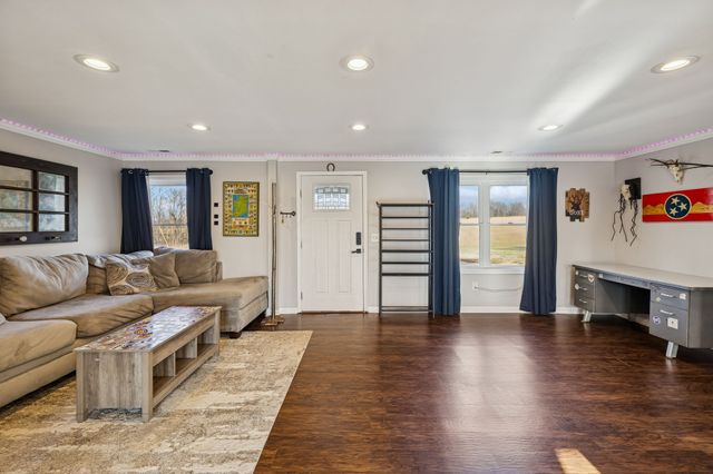 411 Purtle Rd, Lafayette, TN 37083