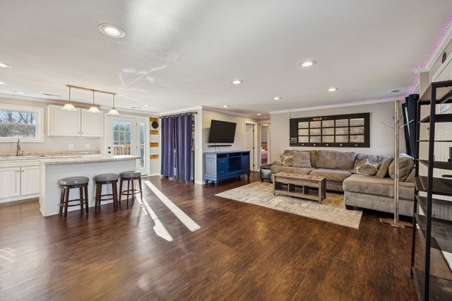 411 Purtle Rd, Lafayette, TN 37083