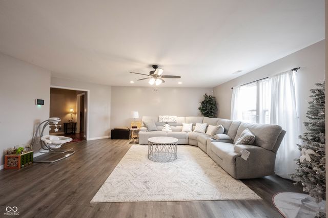 5841 W Port Drive, Mccordsville, IN 46055