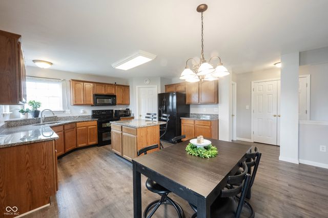 5841 W Port Drive, Mccordsville, IN 46055