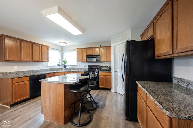 5841 W Port Drive, Mccordsville, IN 46055