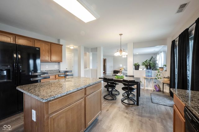 5841 W Port Drive, Mccordsville, IN 46055
