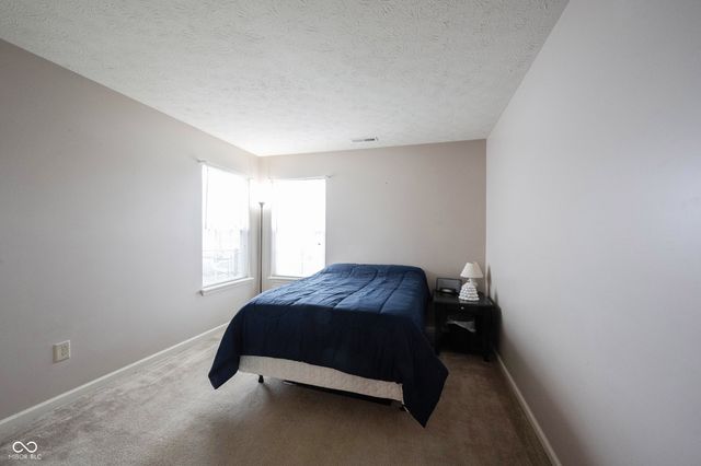 5841 W Port Drive, Mccordsville, IN 46055