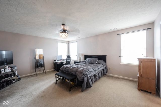 5841 W Port Drive, Mccordsville, IN 46055