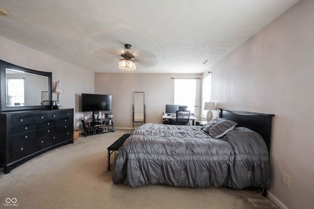 5841 W Port Drive, Mccordsville, IN 46055