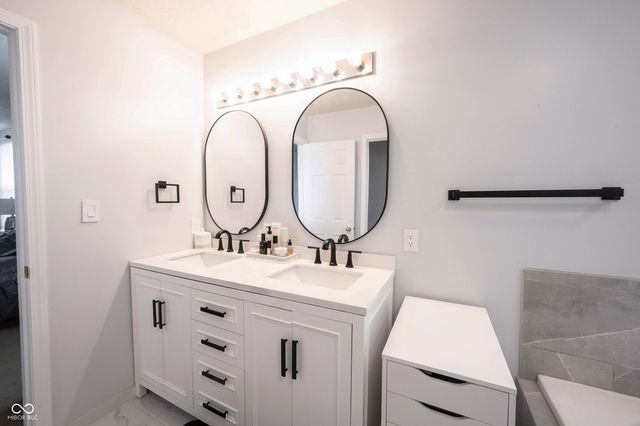 5841 W Port Drive, Mccordsville, IN 46055