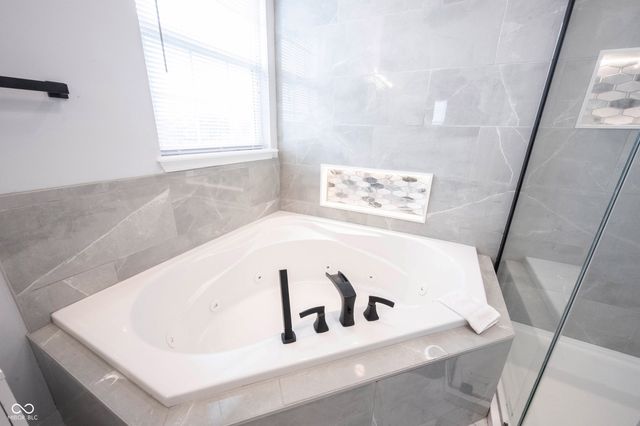 5841 W Port Drive, Mccordsville, IN 46055