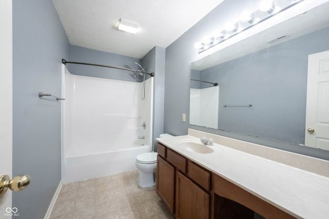 5841 W Port Drive, Mccordsville, IN 46055