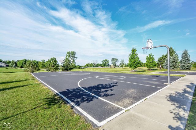 5841 W Port Drive, Mccordsville, IN 46055