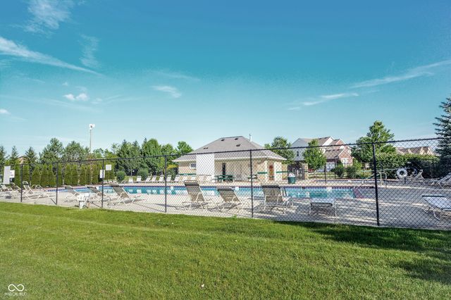 5841 W Port Drive, Mccordsville, IN 46055