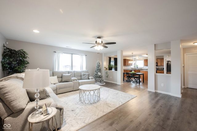 5841 W Port Drive, Mccordsville, IN 46055