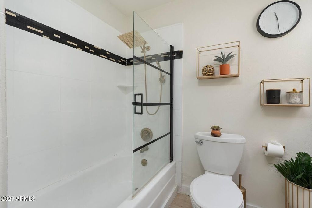 Image 21 of property listing at 7803 E MACKENZIE Drive, Scottsdale, AZ 85251