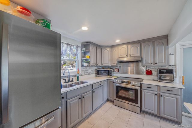 37 Grant Avenue, Brentwood, NY 11717