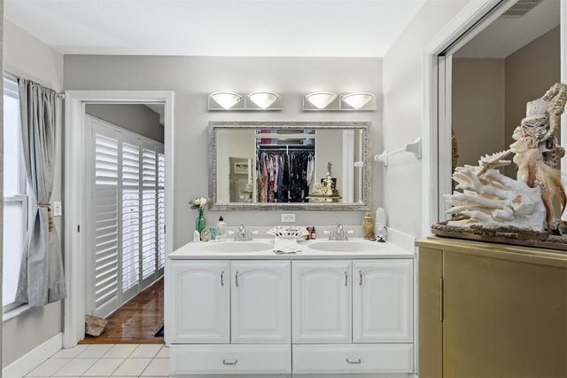 3828 EASTON STREET, Sarasota, FL 34238