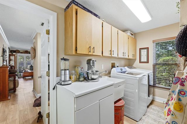 3828 EASTON STREET, Sarasota, FL 34238