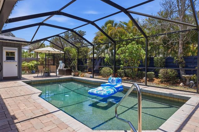 3828 EASTON STREET, Sarasota, FL 34238