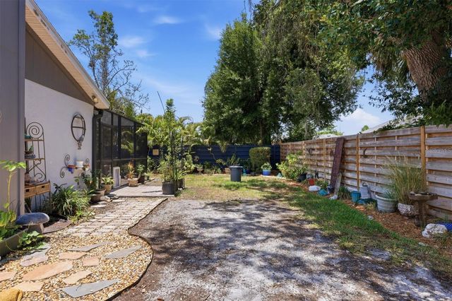 3828 EASTON STREET, Sarasota, FL 34238