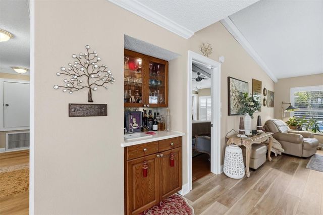 3828 EASTON STREET, Sarasota, FL 34238