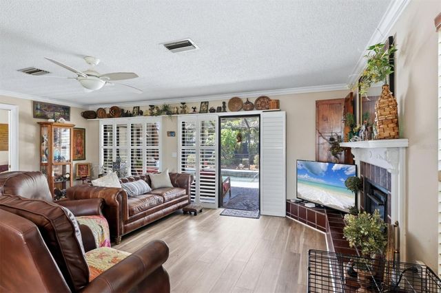 3828 EASTON STREET, Sarasota, FL 34238