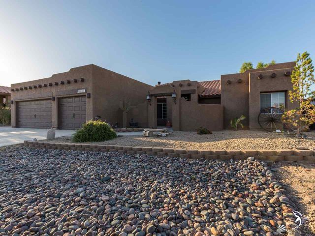 8166 E Lorenzo Ln, Yuma, AZ 85365