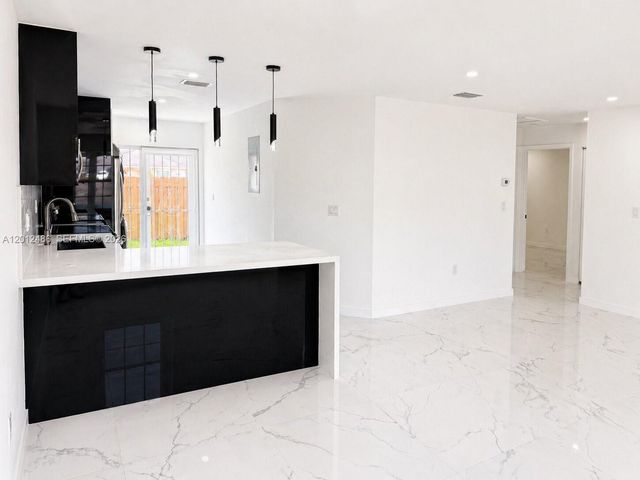 20107 NW 27th Cir, Miami Gardens, FL 33056