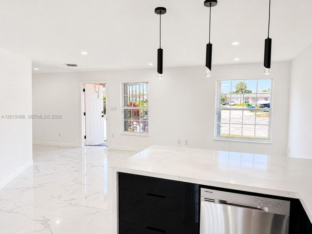20107 NW 27th Cir, Miami Gardens, FL 33056