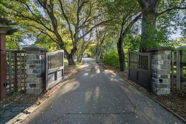 3510 Alpine Road, Portola Valley, CA 94028