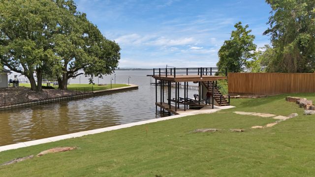 1211 Woodcrest Drive, Kemp, TX 75143