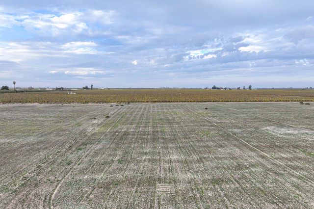 11836 S Hughes Avenue, Caruthers, CA 93609