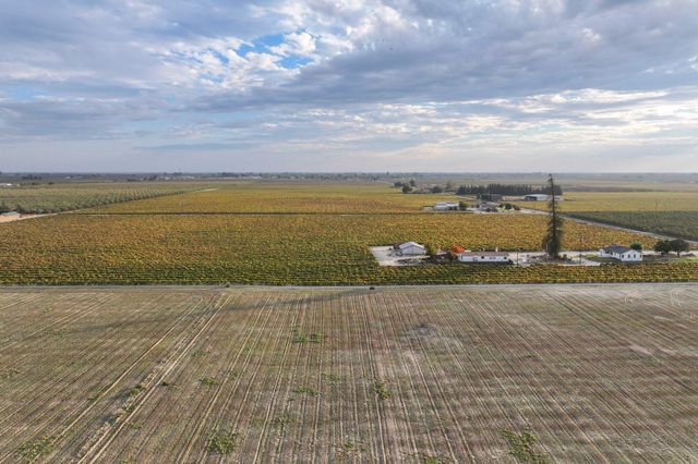 11836 S Hughes Avenue, Caruthers, CA 93609