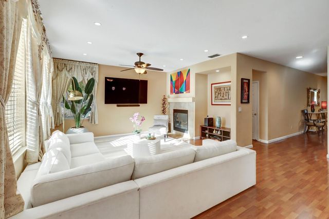 4879 Darlington Ln, Sacramento, CA 95835