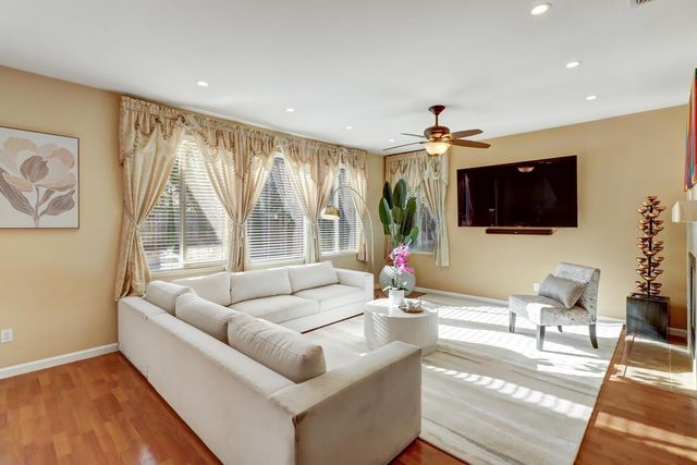 4879 Darlington Ln, Sacramento, CA 95835