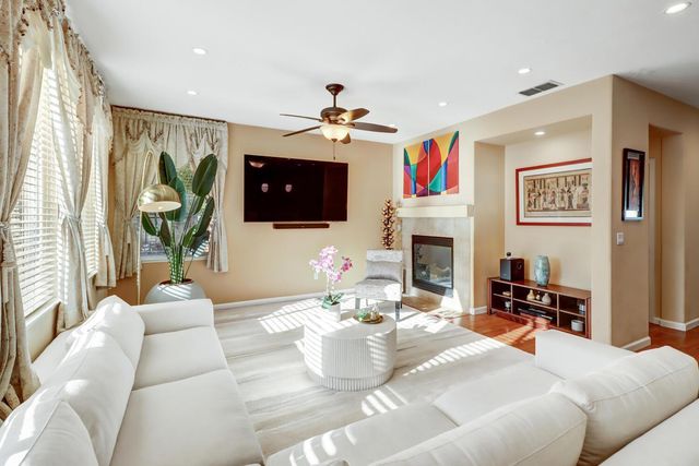 4879 Darlington Ln, Sacramento, CA 95835