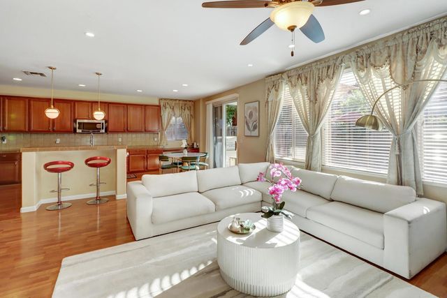 4879 Darlington Ln, Sacramento, CA 95835