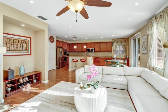 4879 Darlington Ln, Sacramento, CA 95835