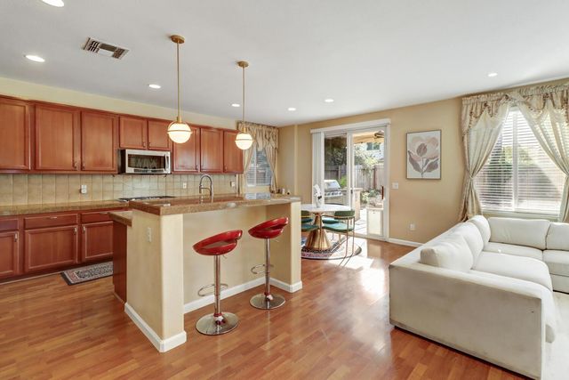 4879 Darlington Ln, Sacramento, CA 95835