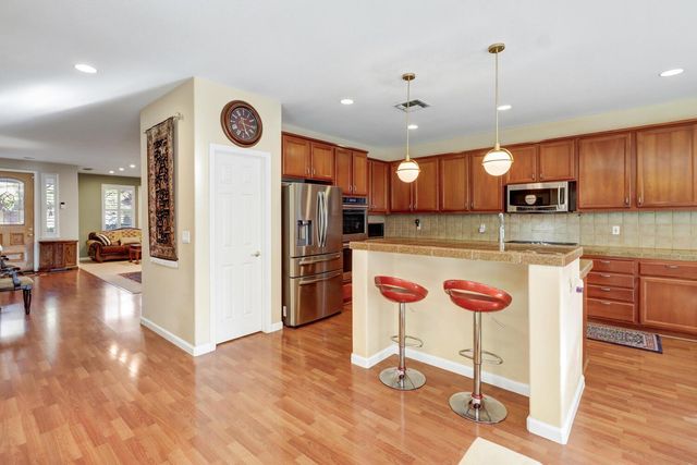 4879 Darlington Ln, Sacramento, CA 95835