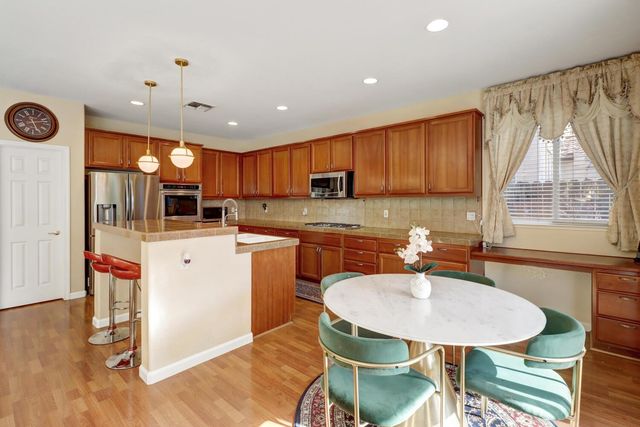 4879 Darlington Ln, Sacramento, CA 95835