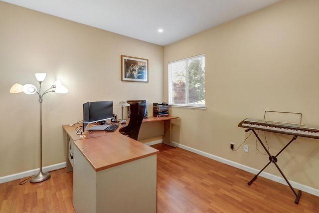 4879 Darlington Ln, Sacramento, CA 95835