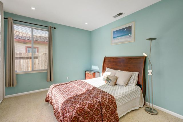 4879 Darlington Ln, Sacramento, CA 95835