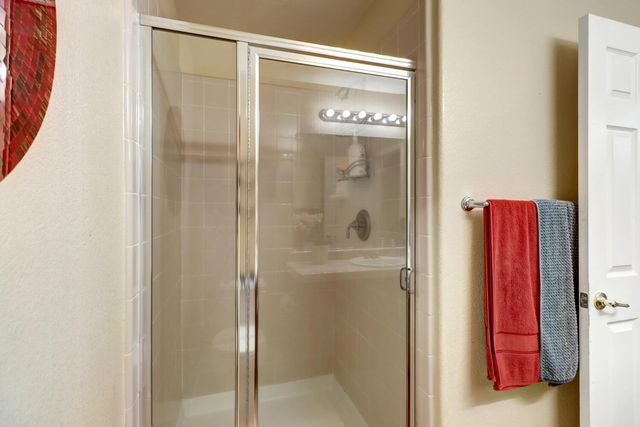 4879 Darlington Ln, Sacramento, CA 95835