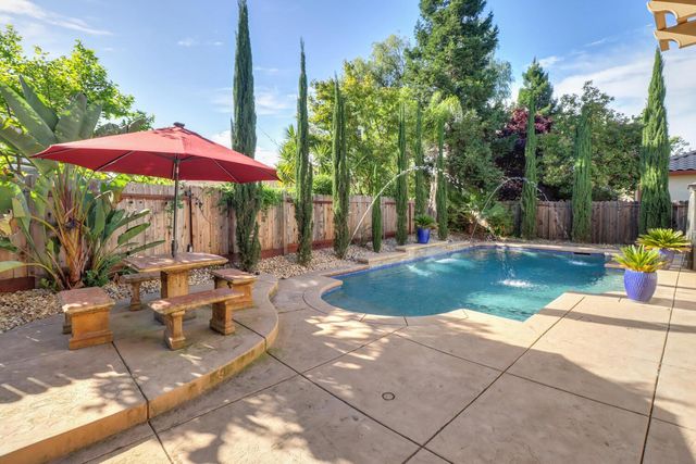 4879 Darlington Ln, Sacramento, CA 95835