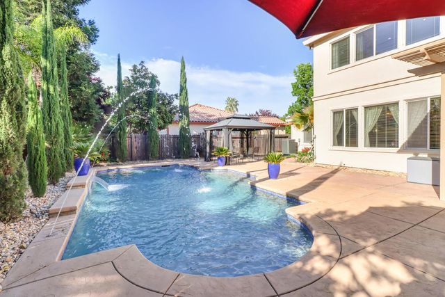 4879 Darlington Ln, Sacramento, CA 95835