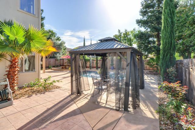 4879 Darlington Ln, Sacramento, CA 95835