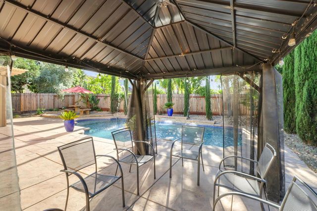 4879 Darlington Ln, Sacramento, CA 95835